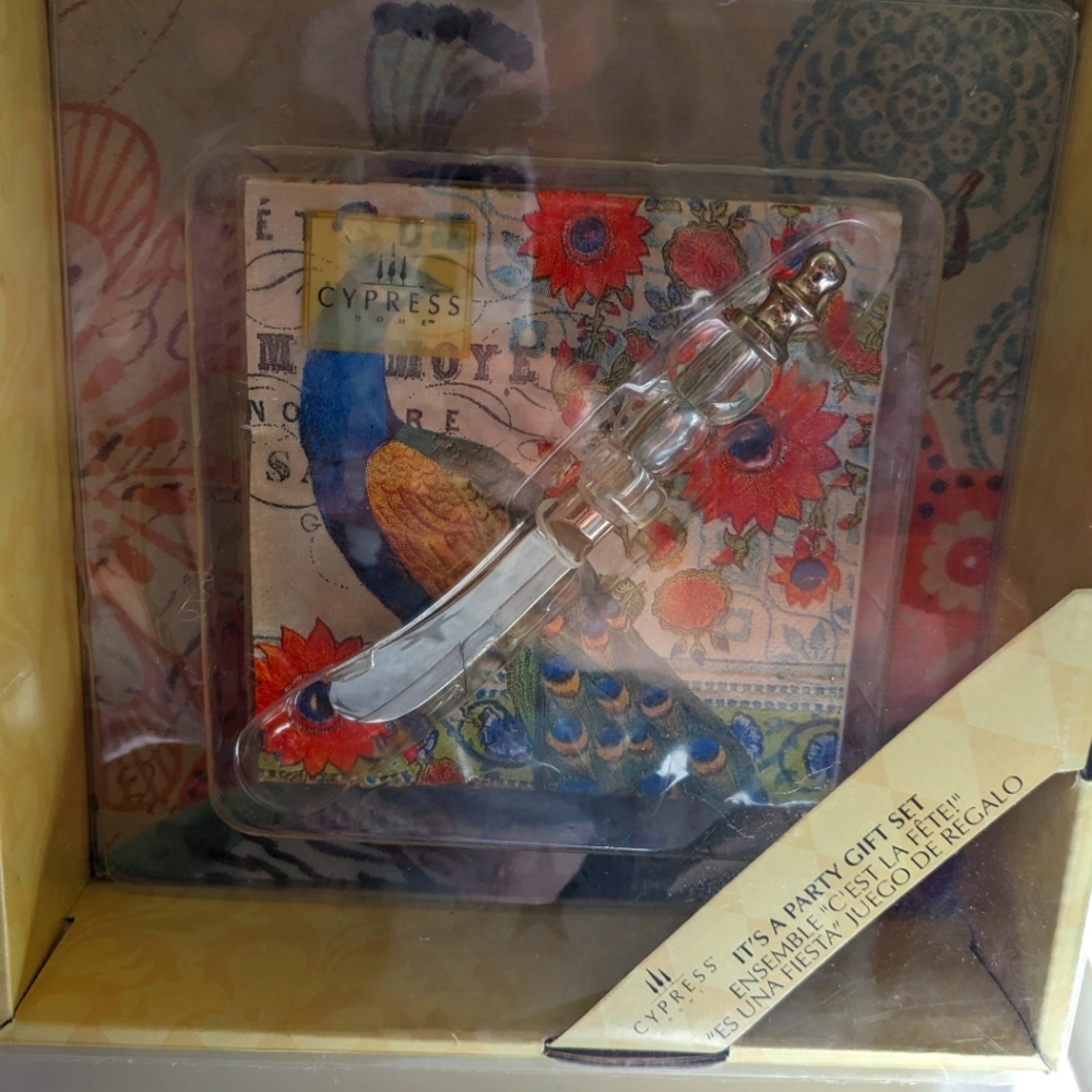 NIB Peacock Party Gift Set
